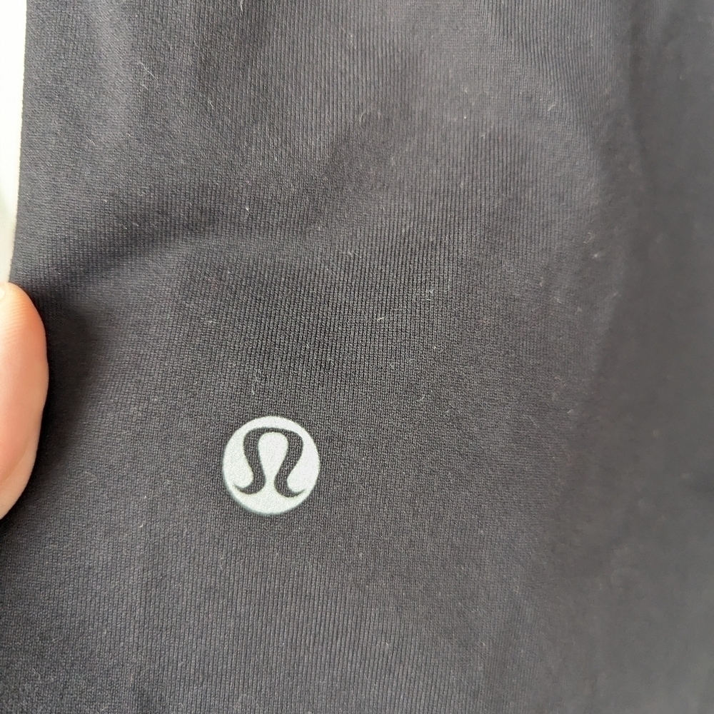 Lululemon flare yoga pants 8 - Picture 3 of 4